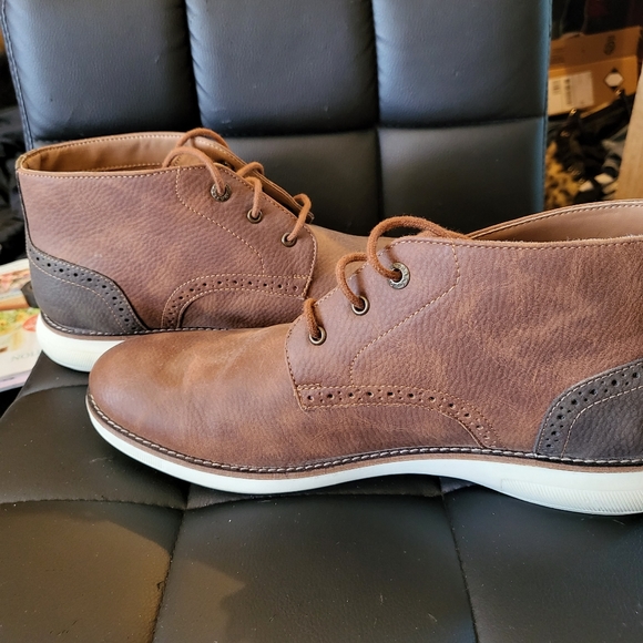 Boots - Picture 6 of 7